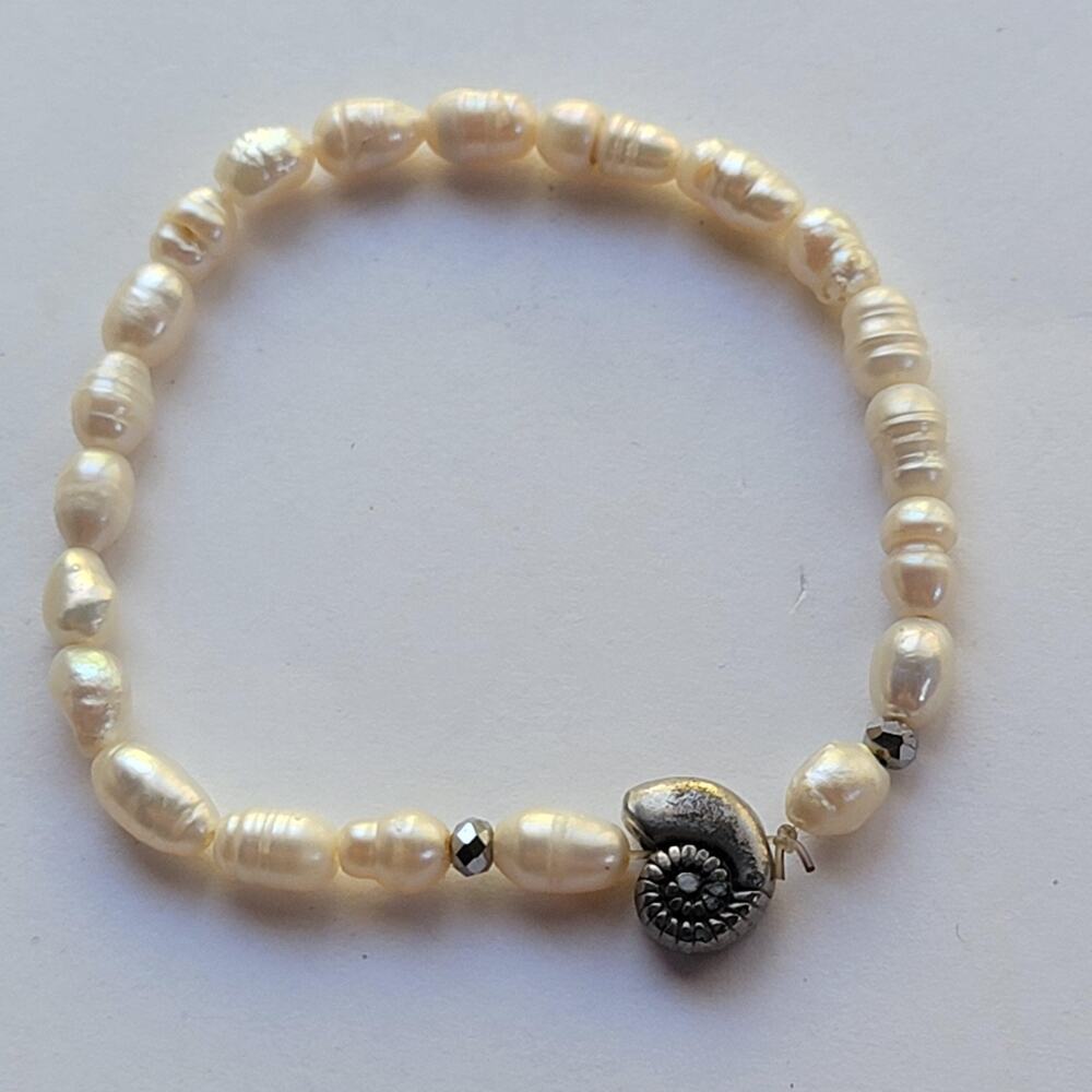 White Freshwater Pearl Beaded Bracelet Sea Life Shell Charm Stretch Jewelry Gift - Picture 15 of 16